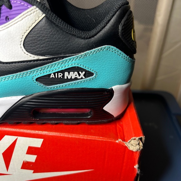 Nike Air Max 90 size 5.5Y Women’s - Picture 2 of 16